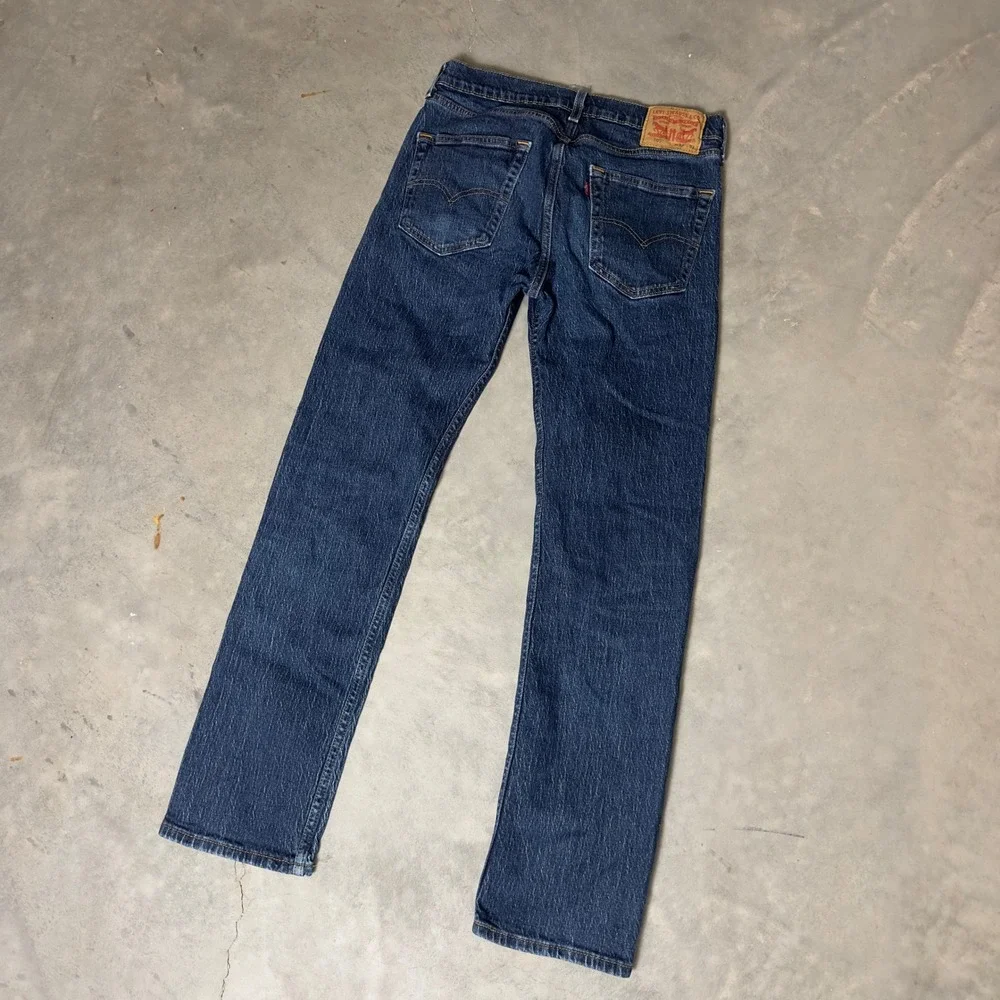 Levi's 505 Regular Fit‎ Jeans Mens 30x32 Dark Wash Blue Straight Leg Baggy Denim
